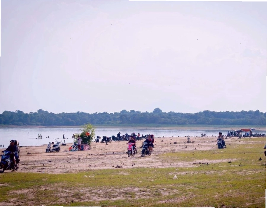 Vẻ đẹp yên bình và hoang sơ của Suối Bà Chiêm