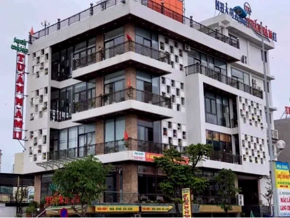 Vị trí đắc địa của nhà hàng Tuấn Năm Sầm Sơn gần biển