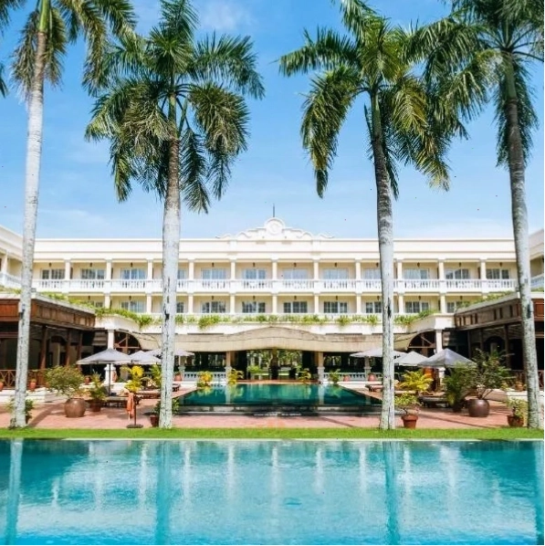 Victoria Can Tho Resort nổi bật với không gian xanh mát và yên bình bên sông