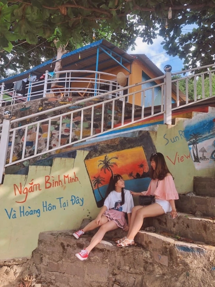 View biển từ Rái Cá Homestay