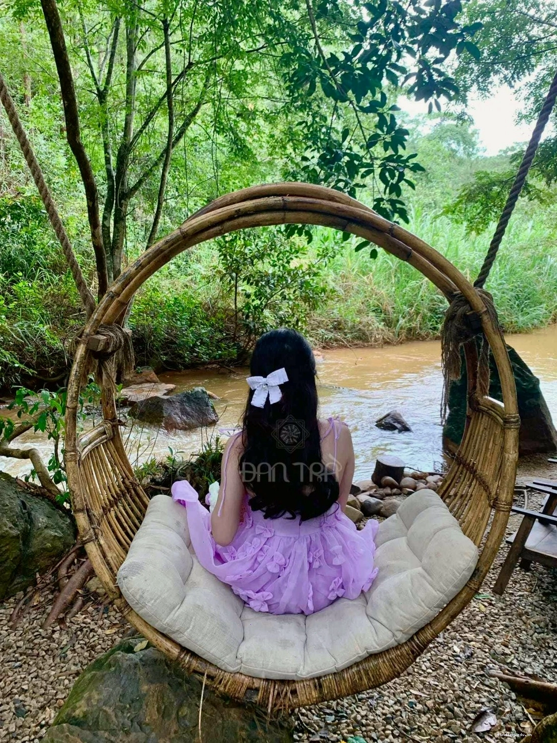 View đẹp nhìn từ Tiệm Cà Phê Nhà Bên Suối