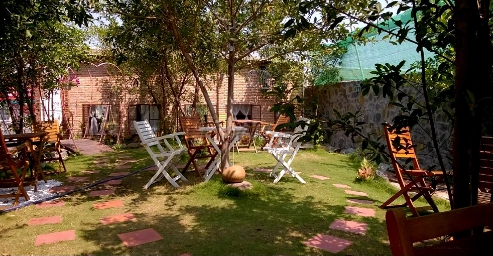 View ngoài trời thoáng đãng tại Không Gian Riêng Cafe