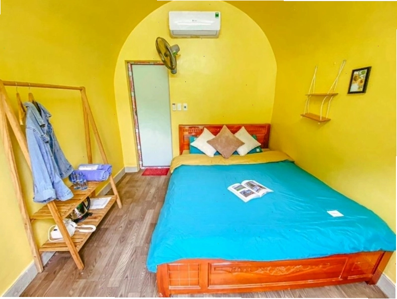 View nhìn ra núi non hùng vĩ từ Mando Homestay