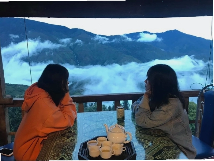 View săn mây tuyệt đẹp nhìn từ Tà Xùa Hills Homestay