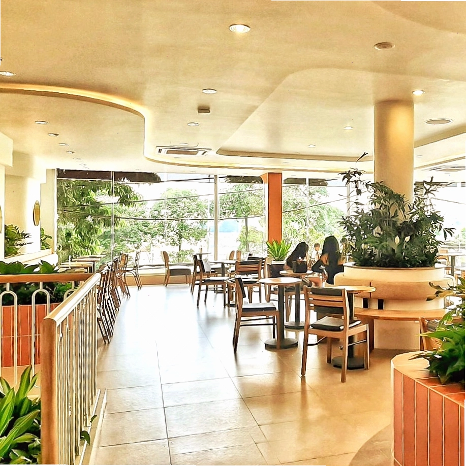 View toàn cảnh thành phố từ Coffee Doanh Nhân