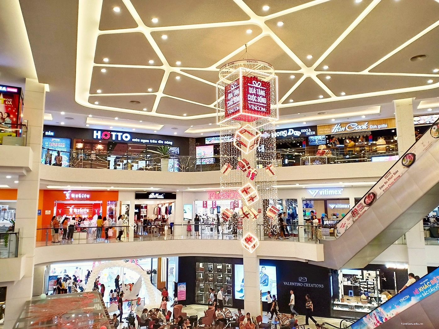 Vincom Plaza Hạ Long với nhiều tiện ích mua sắm và giải trí