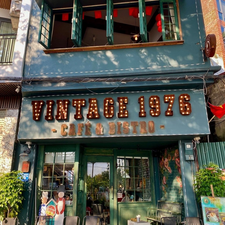 Vintage 1976 Cafe: Điểm hẹn hoài cổ giữa lòng Hà Nội