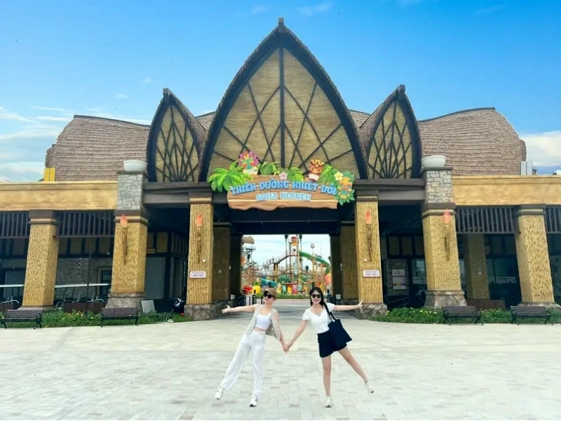VinWonders Cửa Hội với các trò chơi giải trí hấp dẫn và kiến trúc độc đáo