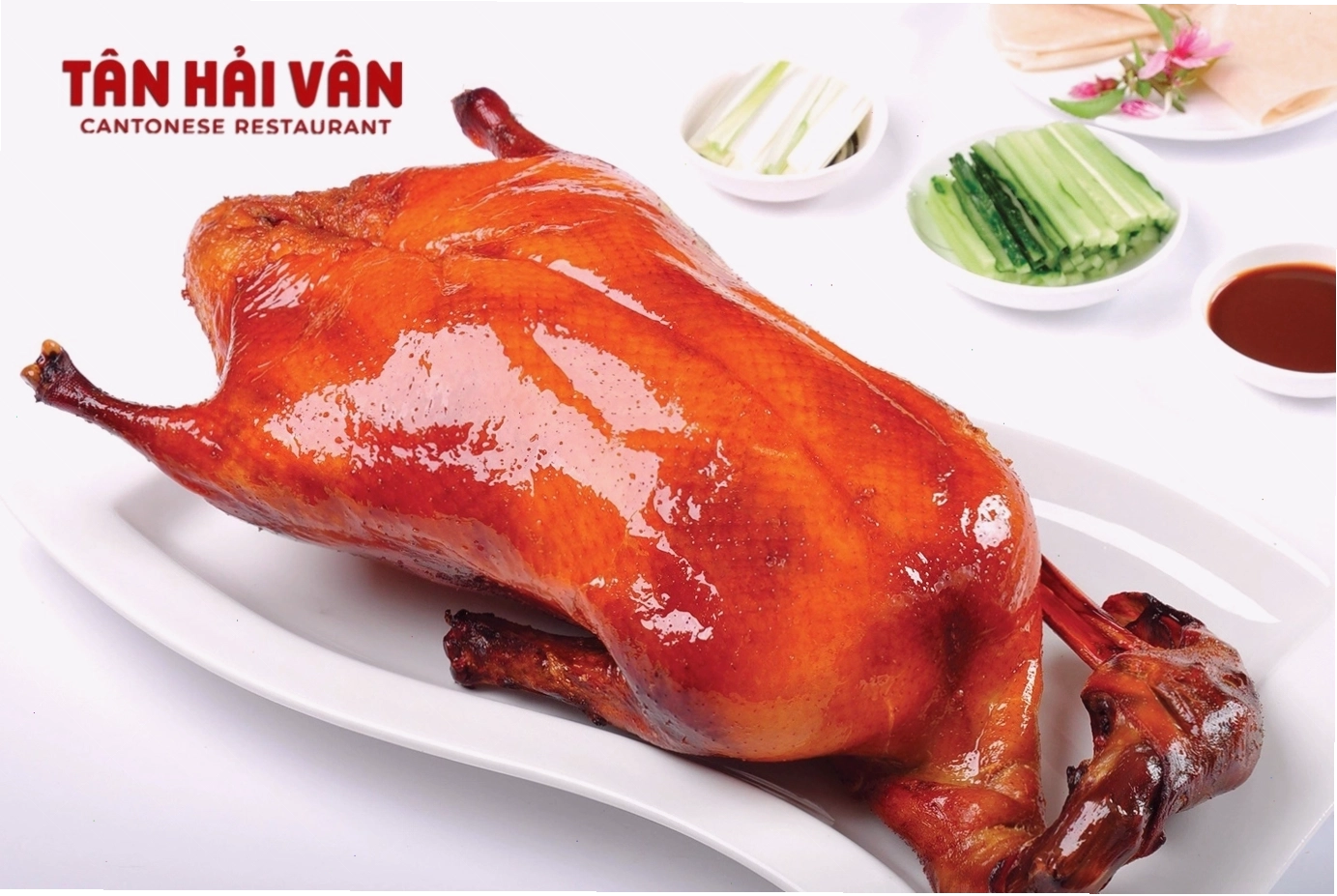 Vịt Quay Bắc Kinh với lớp da giòn rụm, màu sắc hấp dẫn