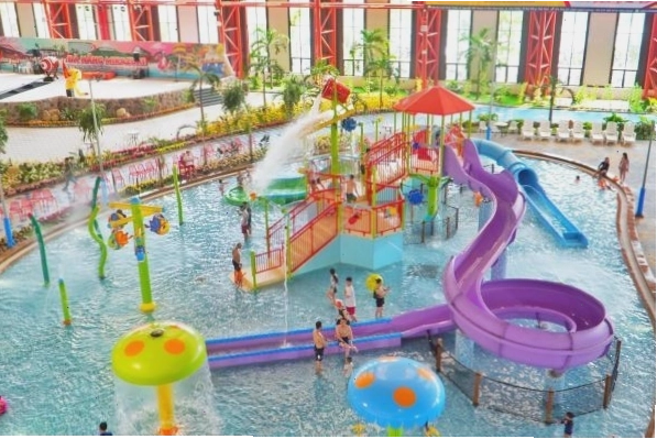 Vui chơi không lo thời tiết tại công viên nước Mikazuki Spa