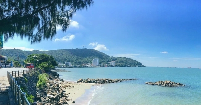 Vũng Tàu có khí hậu ôn hòa, thích hợp du lịch quanh năm.