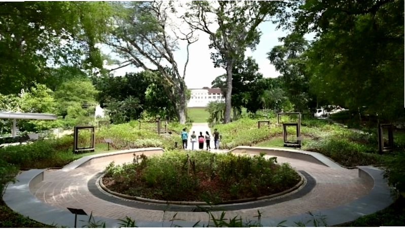 Vườn Farquhar với tầm nhìn bao quát Công viên Fort Canning