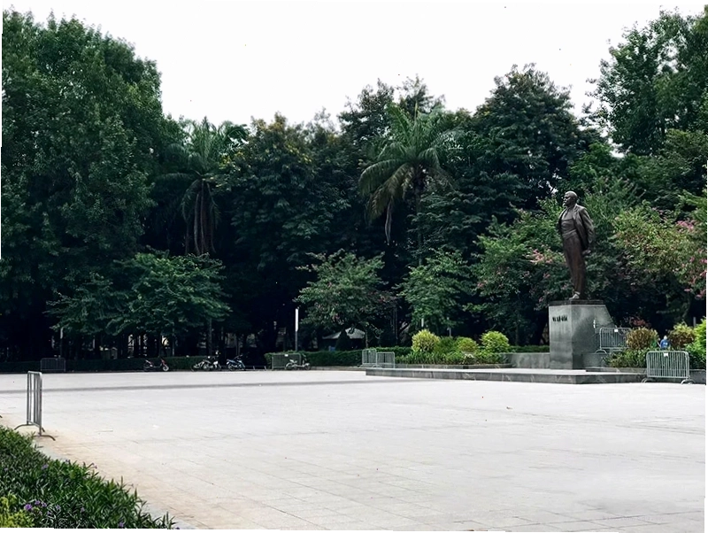 Vườn hoa rực rỡ sắc màu tại Công viên Lê Nin