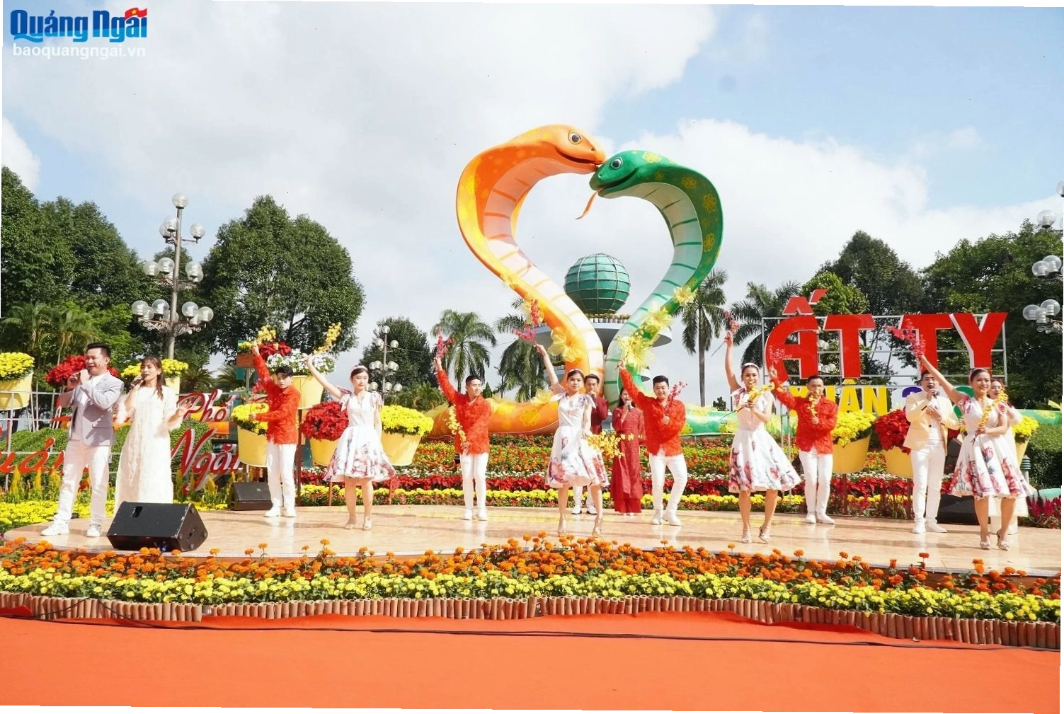 Vườn hoa xuân khoe sắc tại Công viên Bà Tơ