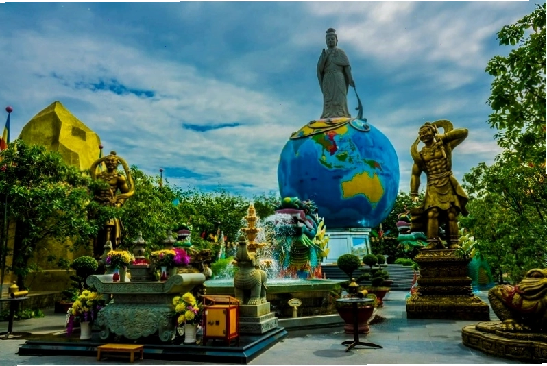 Vương quốc cá sấu Suối Tiên