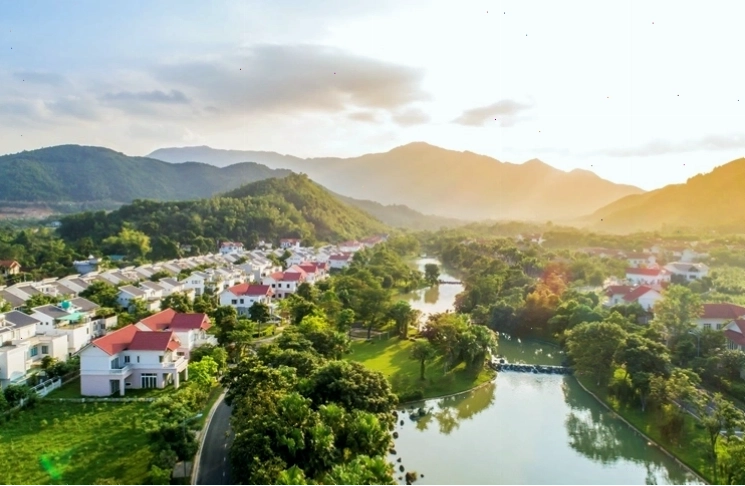 Xanh Villas Resort cách trung tâm Hà Nội không xa, thuận tiện di chuyển