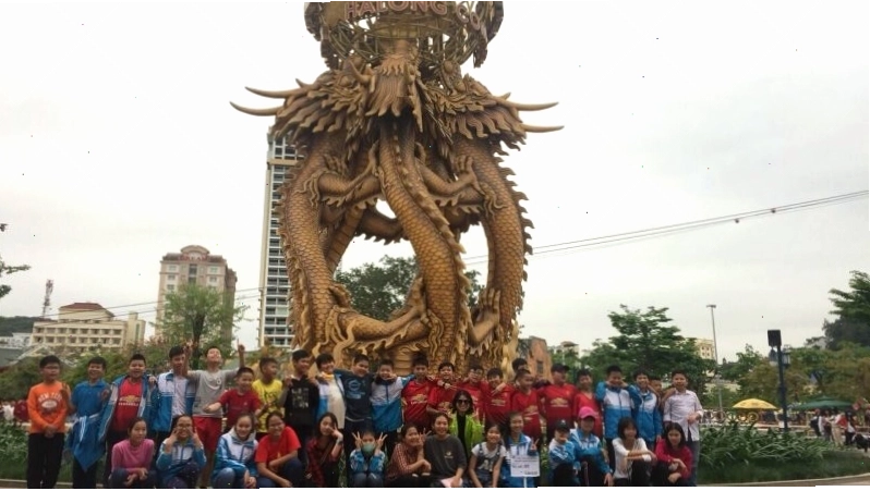 Xe du lịch đưa đón đoàn tham quan