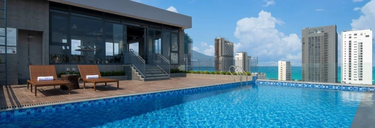 Yes Hotel Đà Nẵng: Trải nghiệm 4 sao bên bờ biển Mỹ Khê năm 2026