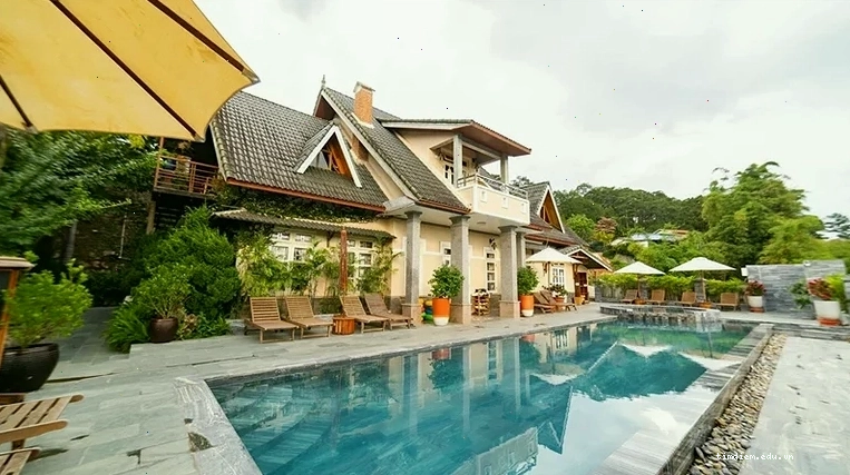 Zen Valley Dalat Resort nhìn từ xa